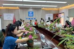 津琴科本场数据：被过2次，10次对抗赢下5次，贡献2解围3抢断